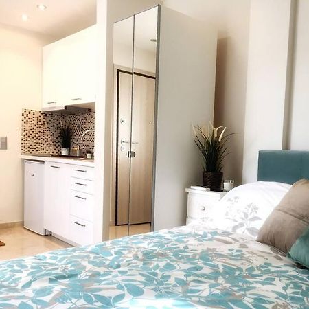 Emerald Mini Suite:Your Deluxe Studio In Kalamaria Thessaloníki Eksteriør bilde